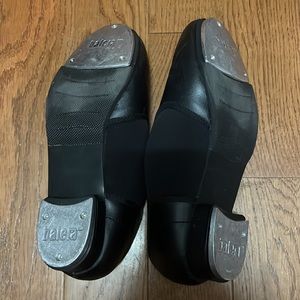tap shoes